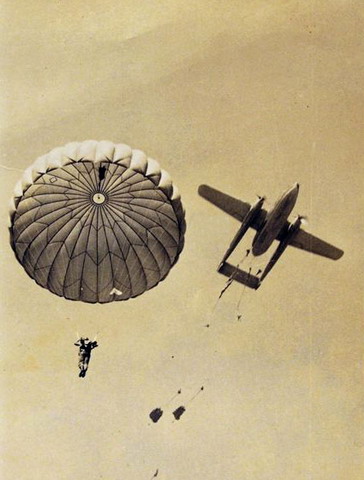 50年代臺(tái)灣特種兵密照 曾計(jì)劃空投大陸打游擊 50年代臺(tái)灣特種兵密照 曾計(jì)劃空投大陸打游擊