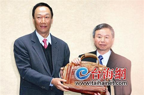 柯文哲“示威”查弊第一炮要打郭臺銘? 柯文哲“示威”查弊第一炮要打郭臺銘?