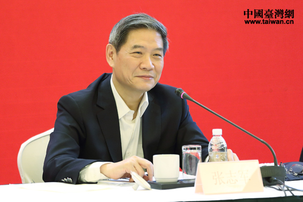 2月13日,張志軍在上海與來自上海、江蘇、浙江、廣東、福建等省市60多位臺商代表交流座談。 2月13日,張志軍在上海與來自上海、江蘇、浙江、廣東、福建等省市60多位臺商代表交流座談。