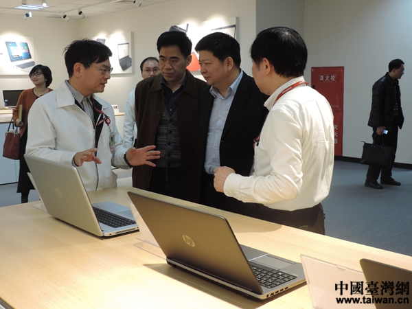 國臺辦主任助理龍明彪與重慶英業達臺干交流。 國臺辦主任助理龍明彪與重慶英業達臺干交流。