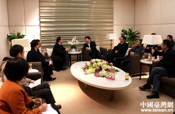 國臺辦主任助理龍明彪與成都群光廣場臺干座談。 國臺辦主任助理龍明彪與成都群光廣場臺干座談。