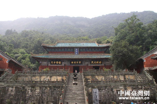 �ɰ�ͬ�W���䮔ɽ�º�Ӱ