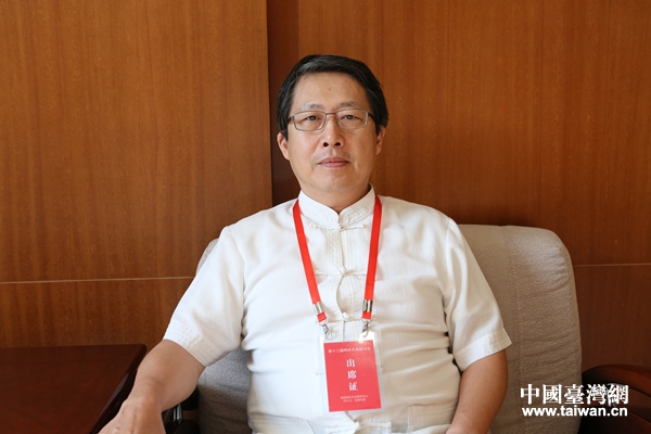 臺灣昆山科技大學(xué)國際學(xué)院院長丁仁方接受中國臺灣網(wǎng)專訪。(中國臺灣網(wǎng) 宣玲玲 攝) 臺灣昆山科技大學(xué)國際學(xué)院院長丁仁方接受中國臺灣網(wǎng)專訪。(中國臺灣網(wǎng) 宣玲玲 攝)