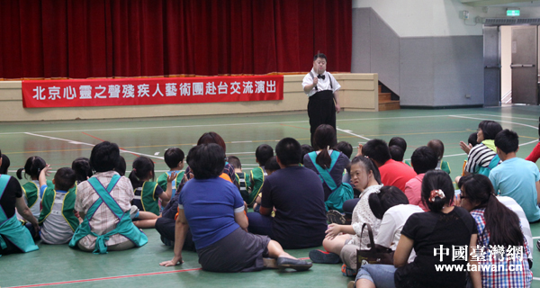 患有唐氏綜合癥的天才指揮家舟舟指揮交響樂 患有唐氏綜合癥的天才指揮家舟舟指揮交響樂