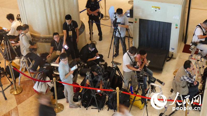 ����ý�w�۽�����(x��)�R��(hu��)�� ���@��ͨ���D��