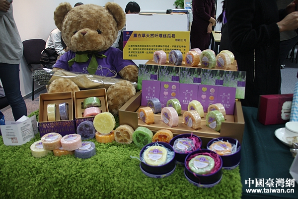 天然纖維絲瓜皂。(中國臺灣網 李學磊 攝) 天然纖維絲瓜皂。(中國臺灣網 李學磊 攝)