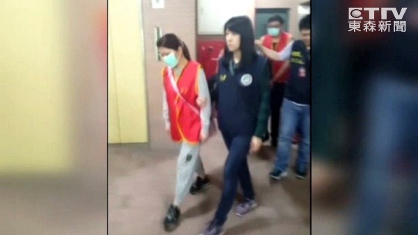 全案歷經半年多搜證追查,移民部門見時機成熟,即報請臺北地檢檢察官指揮發動搜捕行動,現場查獲應召站業者等4名犯罪集團成員及多名大陸女子。