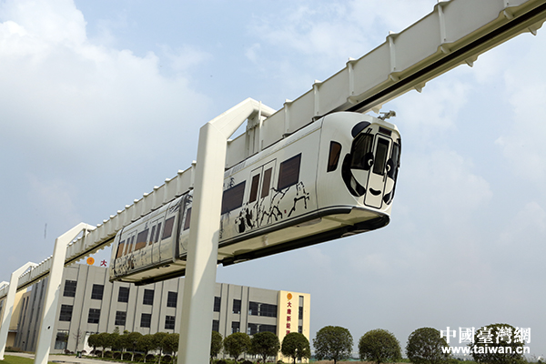 新能源懸掛式空中列車 新能源懸掛式空中列車