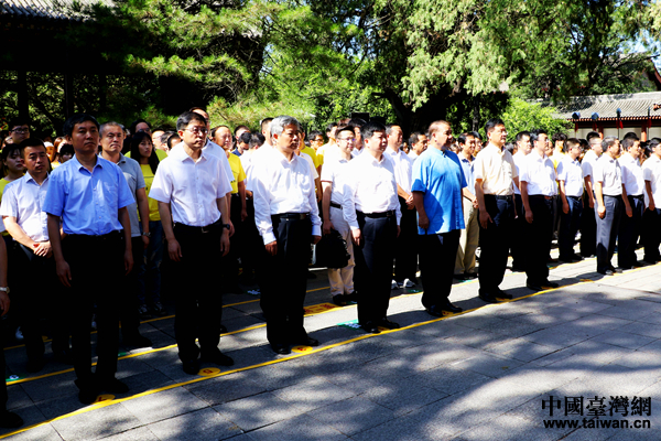 兩岸千名青年黃陵祭祖 緬懷人文始祖?zhèn)鞒兄腥A文化 兩岸千名青年黃陵祭祖 緬懷人文始祖?zhèn)鞒兄腥A文化