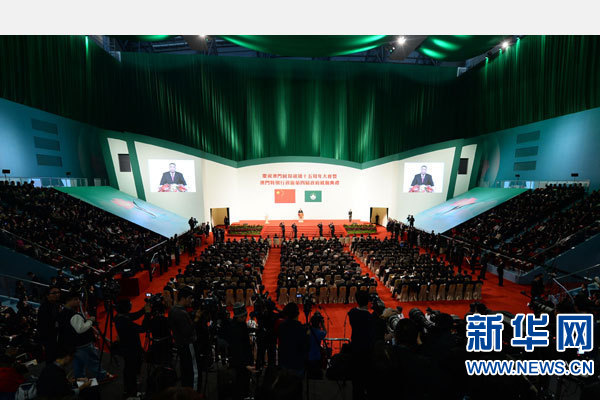 習近平出席慶祝澳門回歸祖國15周年大會并發表重要講話 習近平出席慶祝澳門回歸祖國15周年大會并發表重要講話