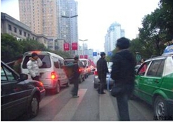 �V���ҕ����V���İ���Ʒ���l(f��)չ������ͨ ������̼���С�